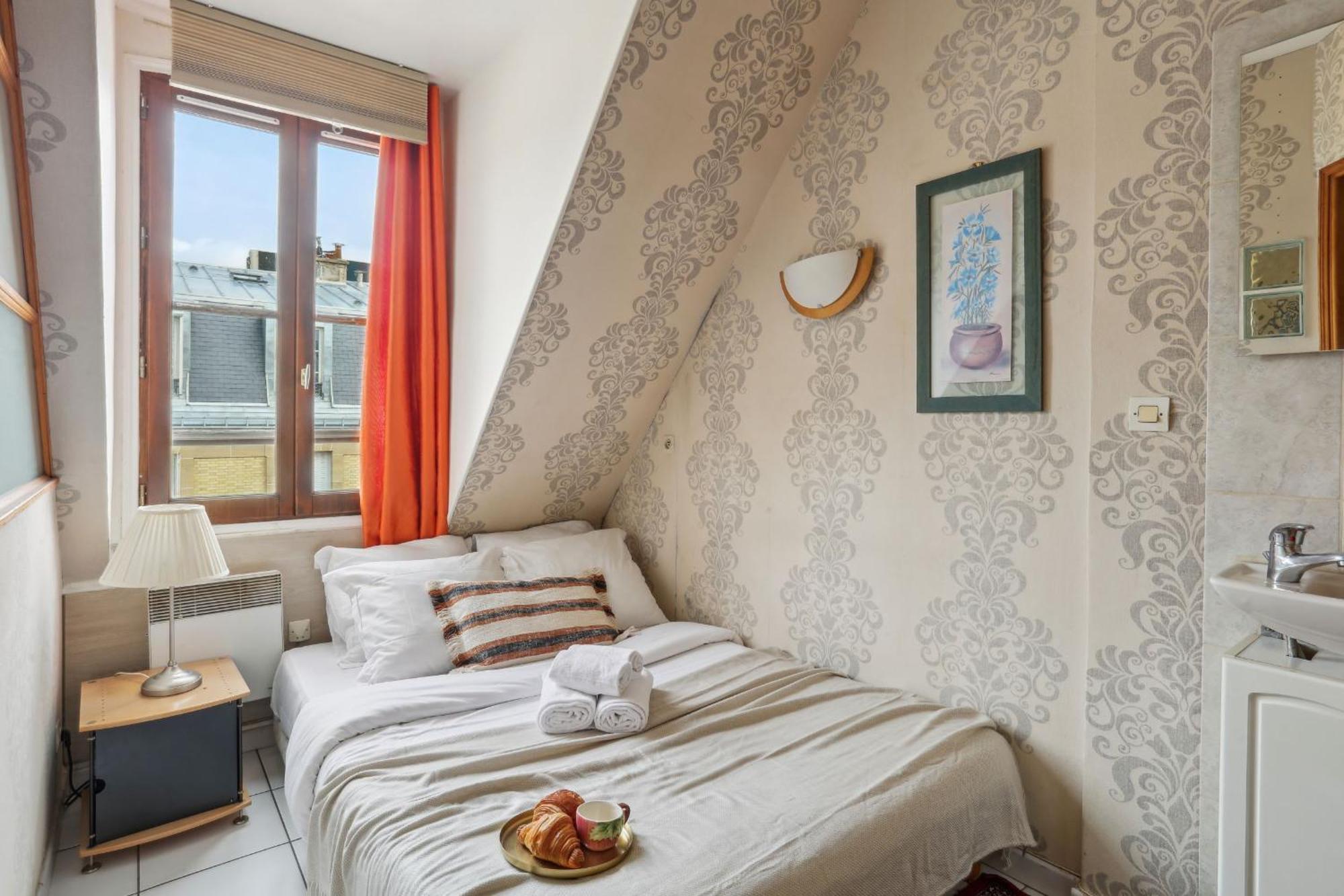 Eiffel Tower & Faubourg - 1Br - Cityapartmentstay باريس المظهر الخارجي الصورة